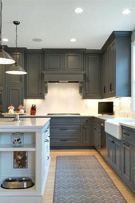 benjamin moore painted kitchen cabinets.